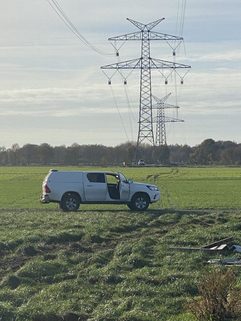 overheard-transmission-line-omexom-uk-germany