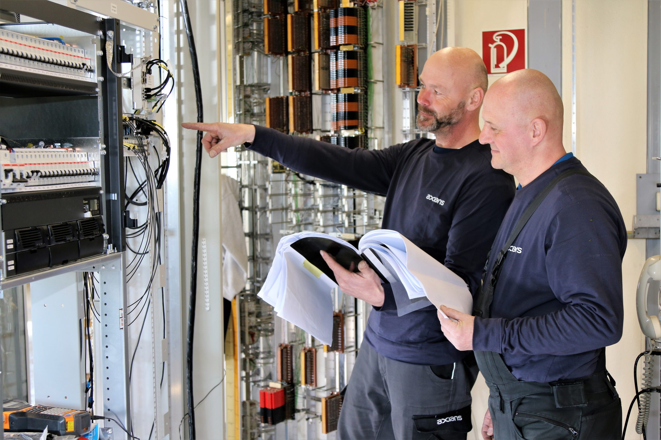 Installation der Stromversorgung für Telekommunikation
