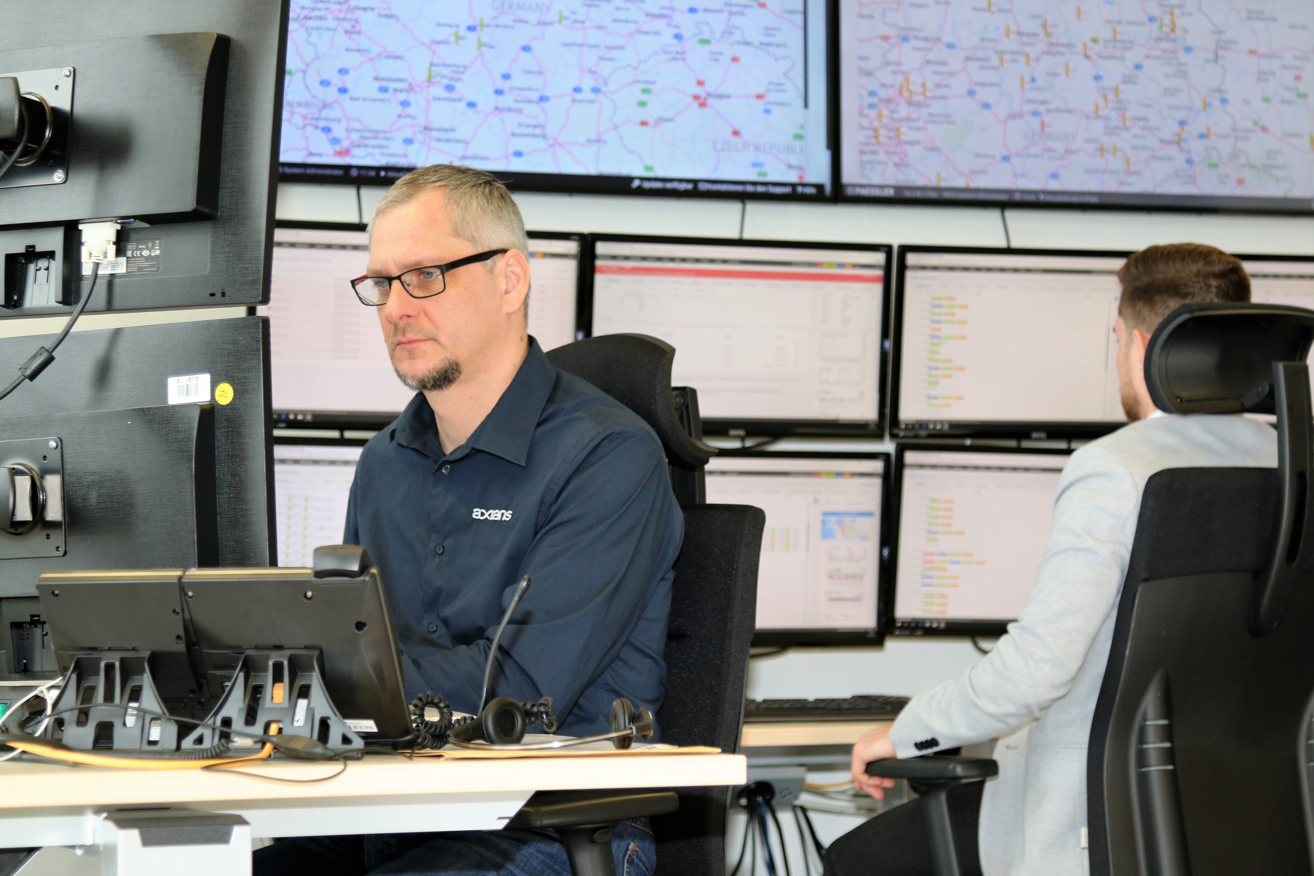 Network Operation Center Mitarbeiter:innen